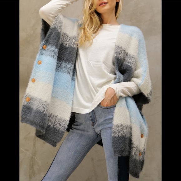 Gorgeous Oversized Sweater - Picture 2 of 7